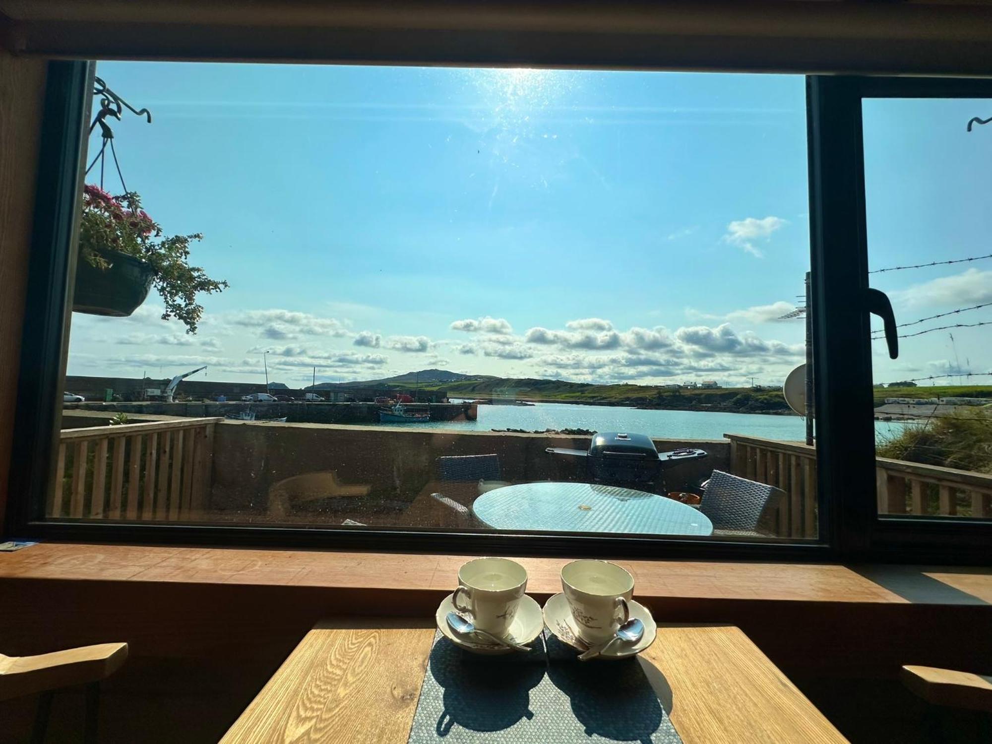 Cosy Portmor Log Cabin- Sea Views, Deck & Relaxation Malin Head Экстерьер фото